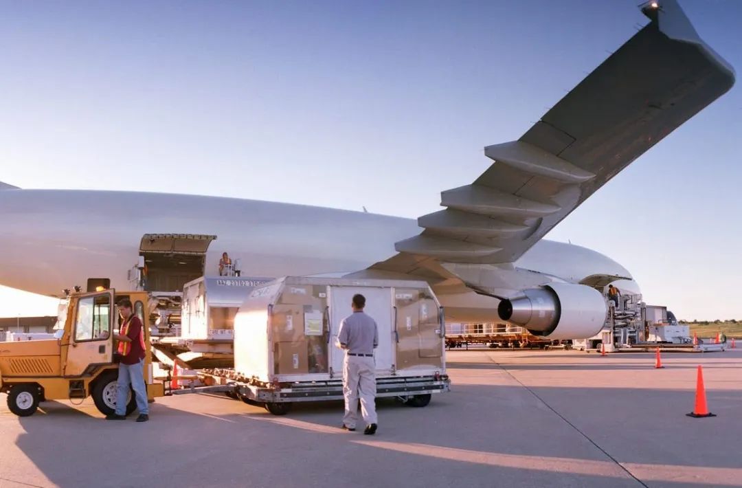 英國空加派專線