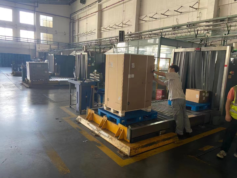 美國空運超大件一口價-專業(yè)空運快遞服務(wù)